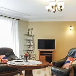 2 Bedroom Gorgeous In Appartement *